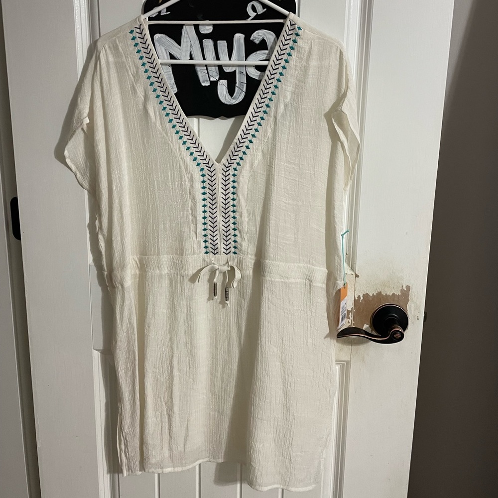 White Dress, Kona Sol